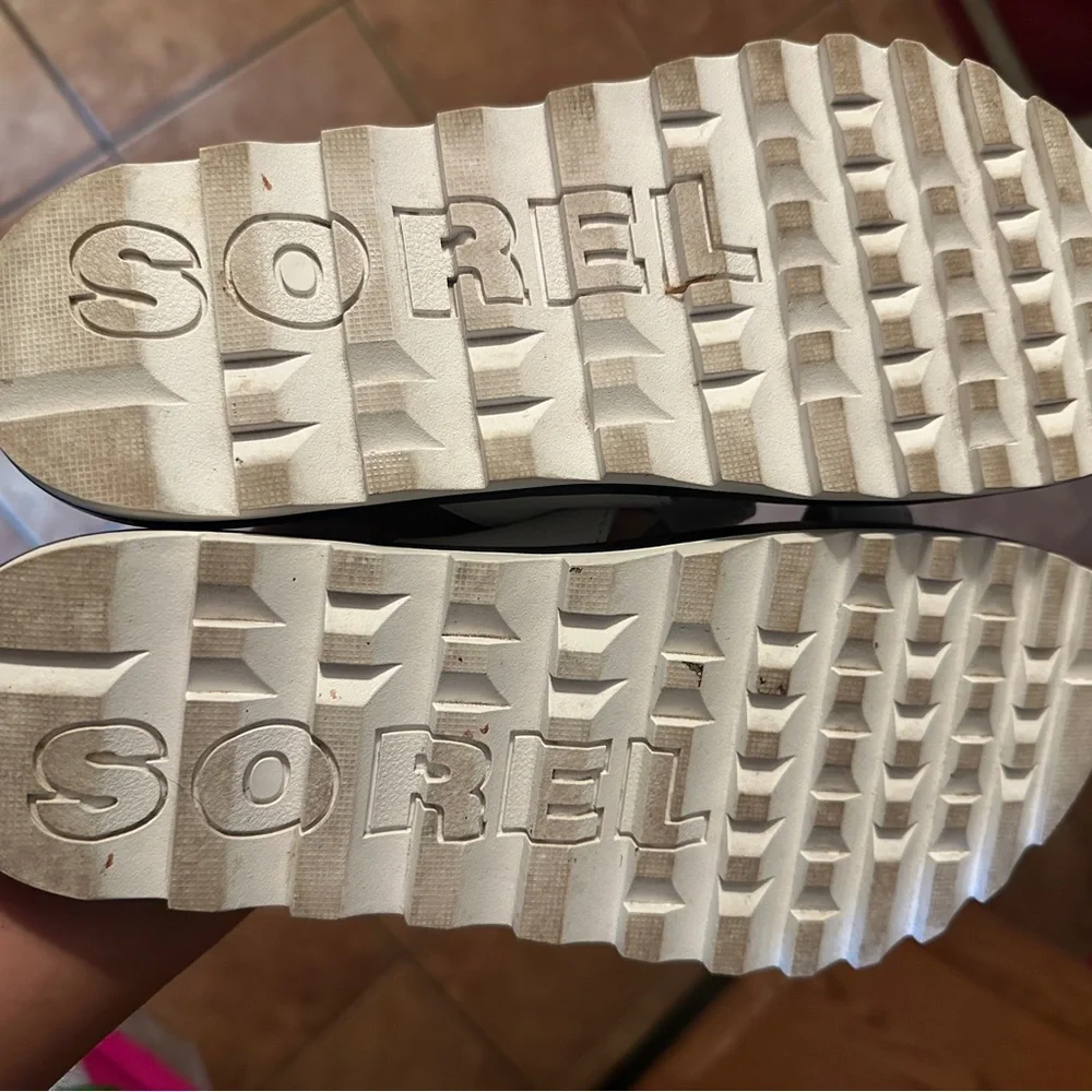 Sorel White and Black Slide Sandals Minimalist Design -W8 - Picture 5 of 6